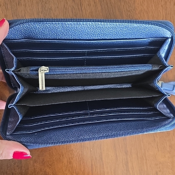 Women's Periwinkle Zippered Wallet - Picture 5 of 7
